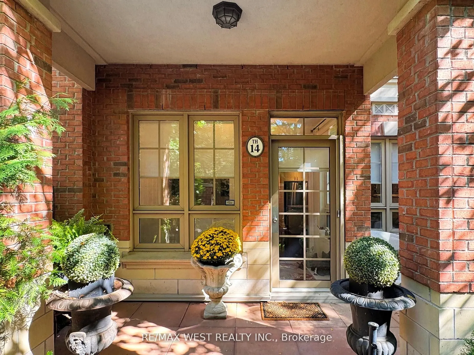 20 Burkebrook Place, #Th 14