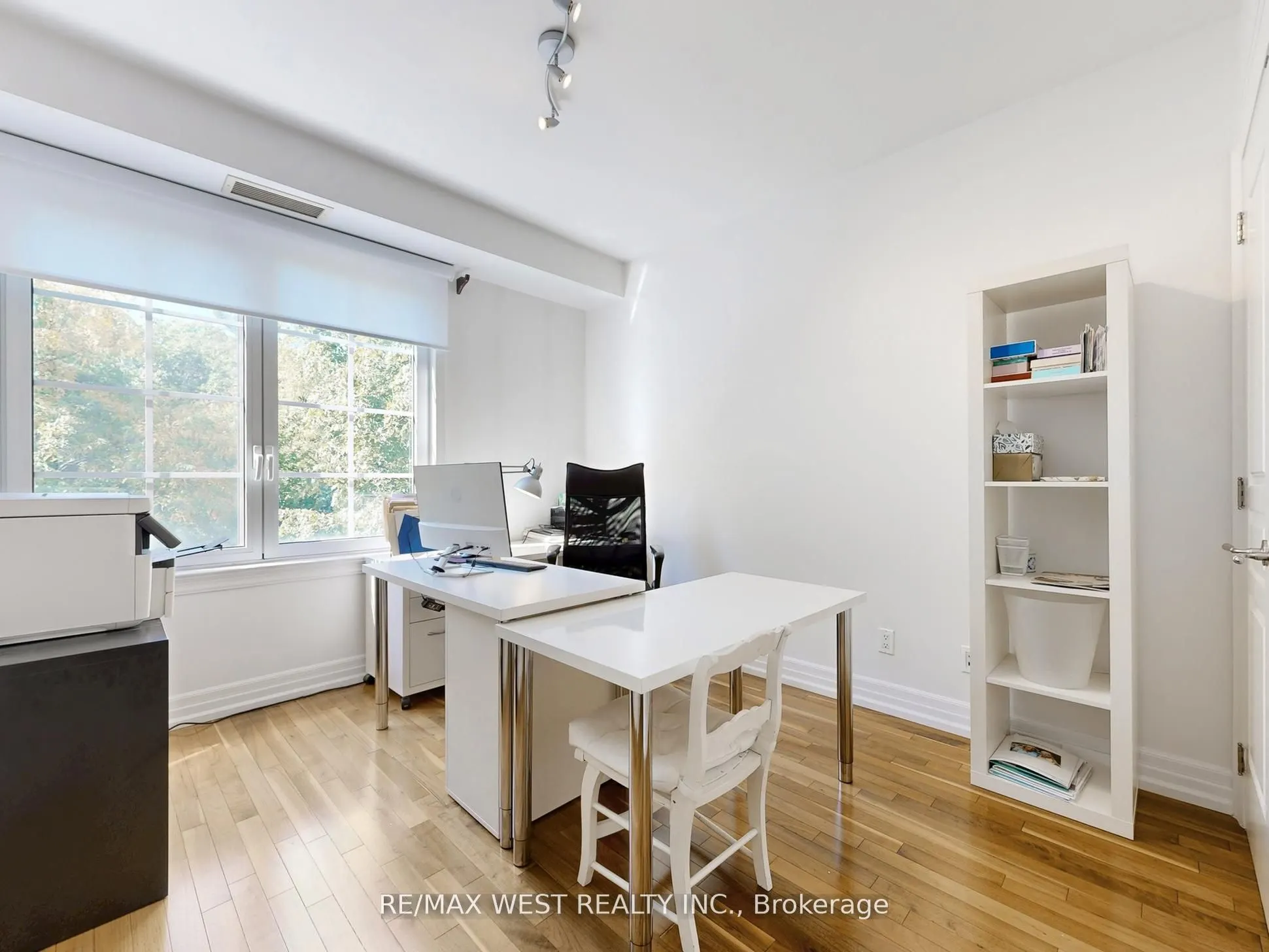 20 Burkebrook Place, #Th 14