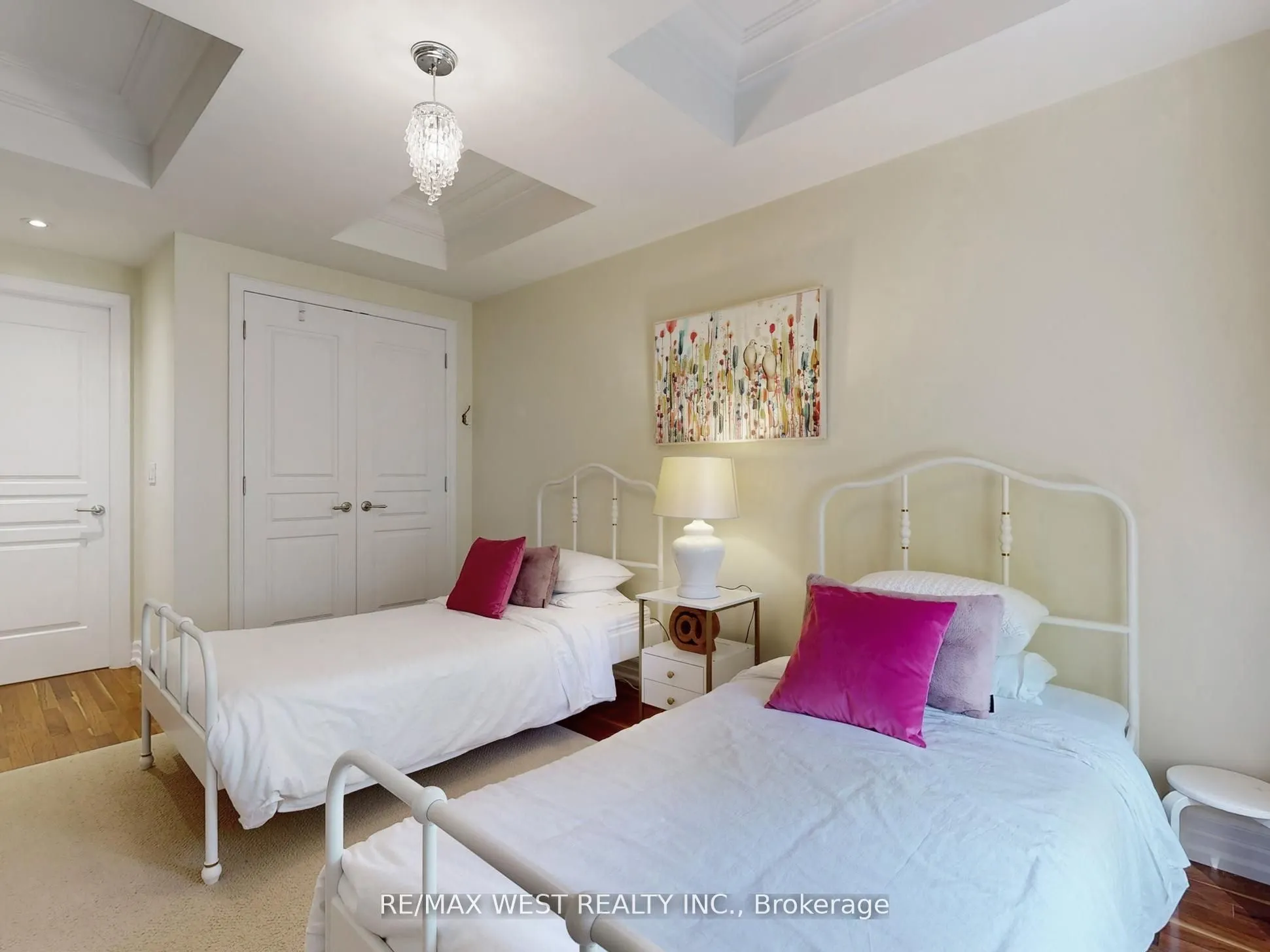 20 Burkebrook Place, #Th 14