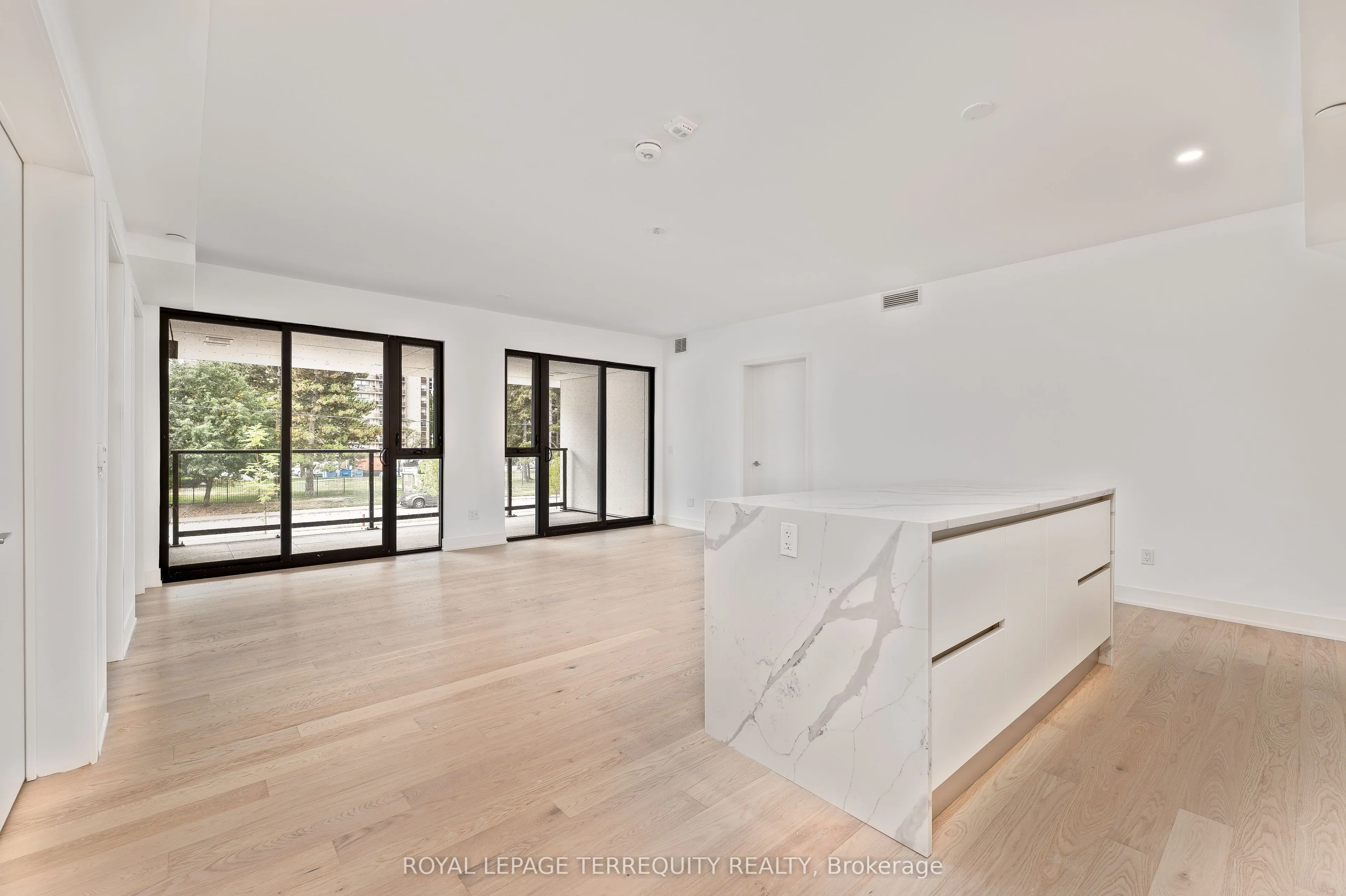 200 Keewatin Avenue, #207