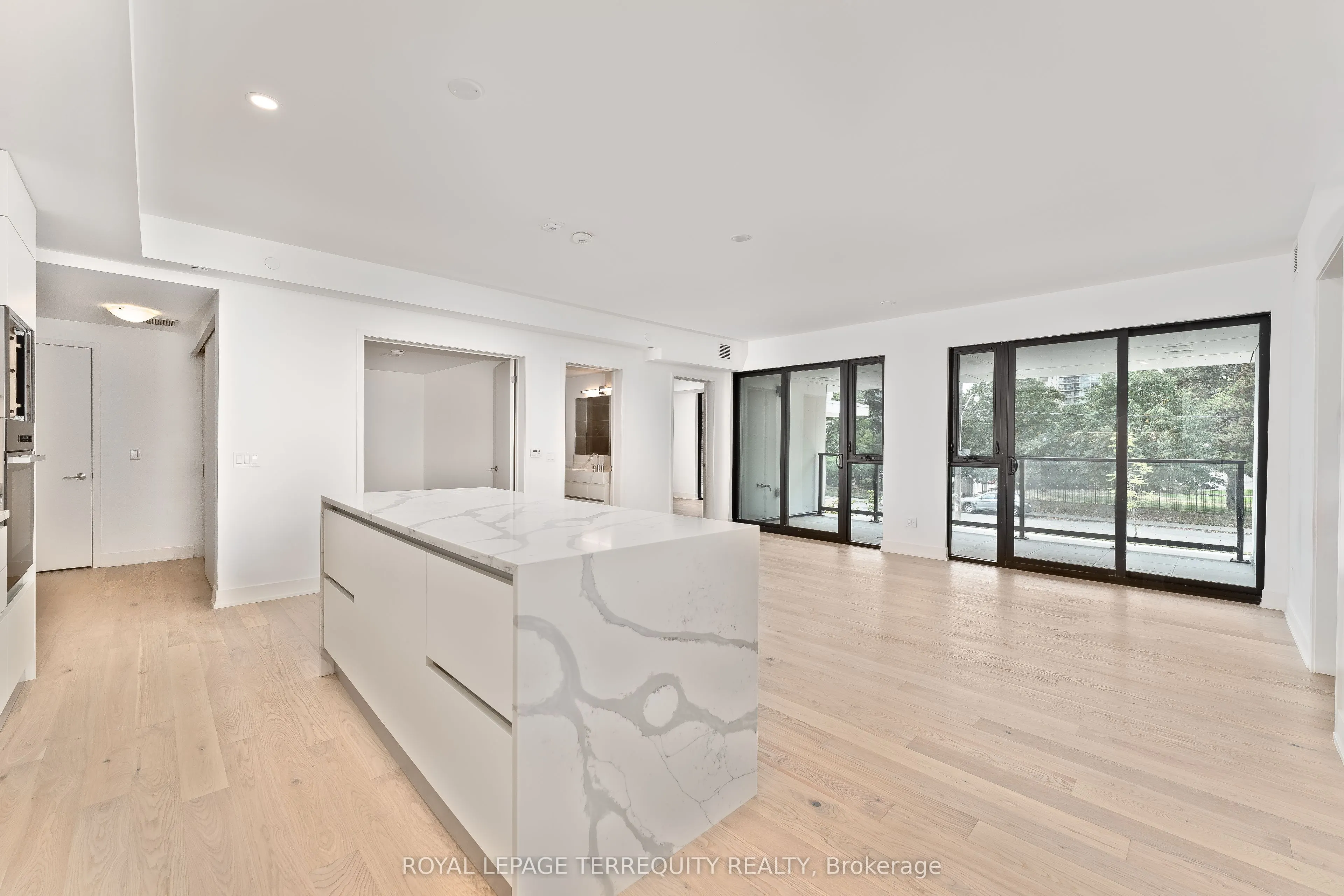 200 Keewatin Avenue, #207