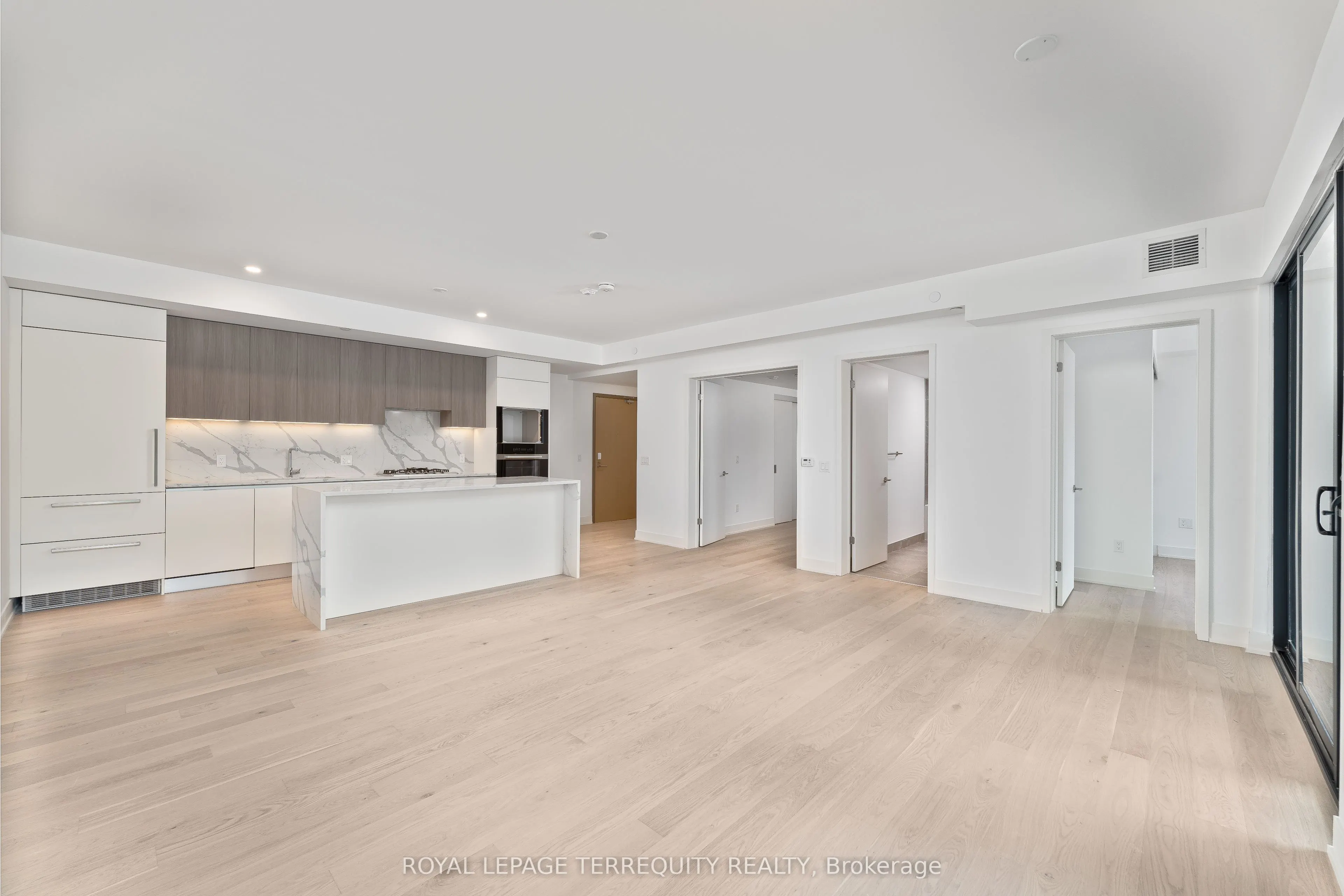 200 Keewatin Avenue, #207