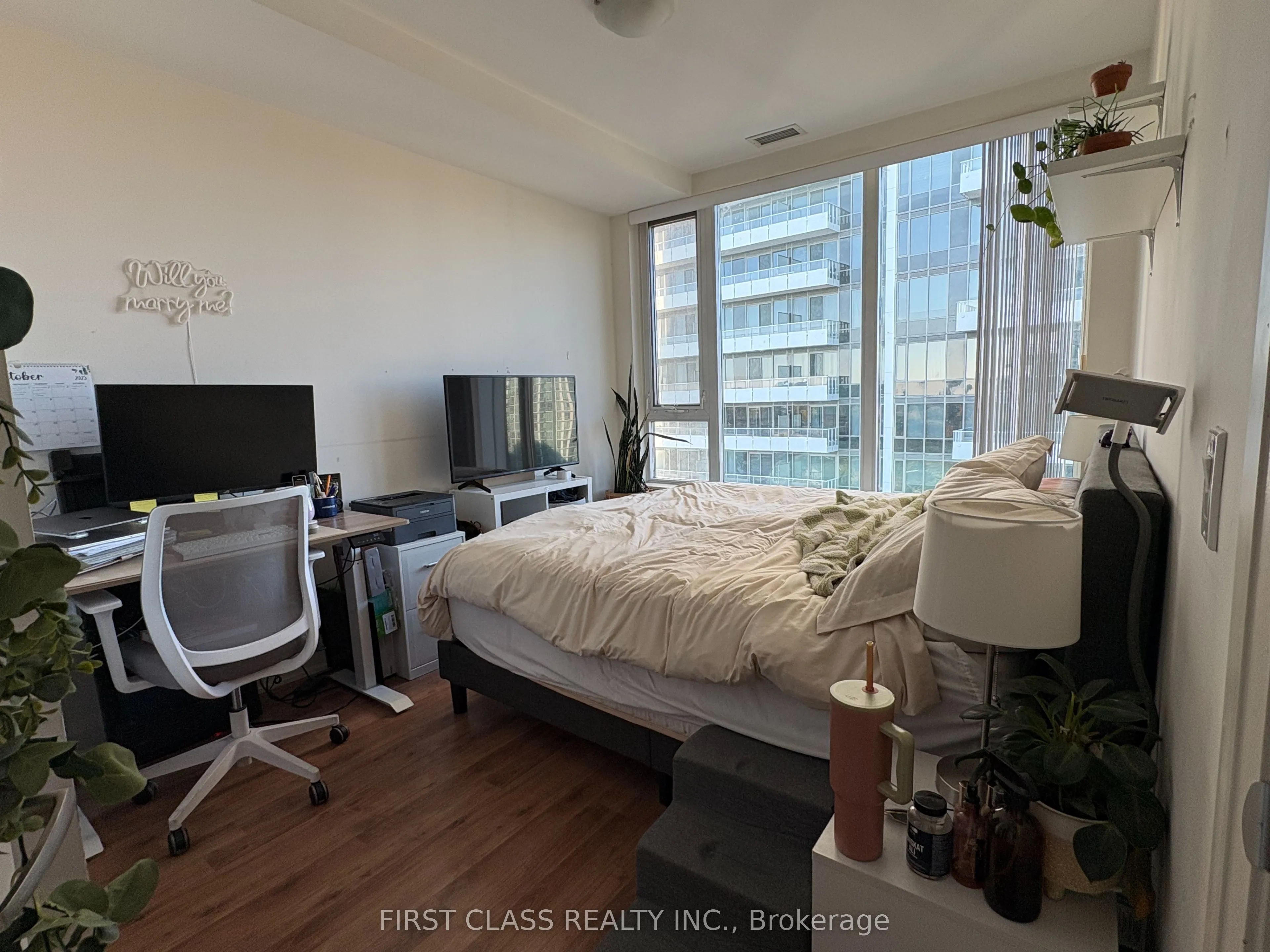 68 Canterbury Place, #1612