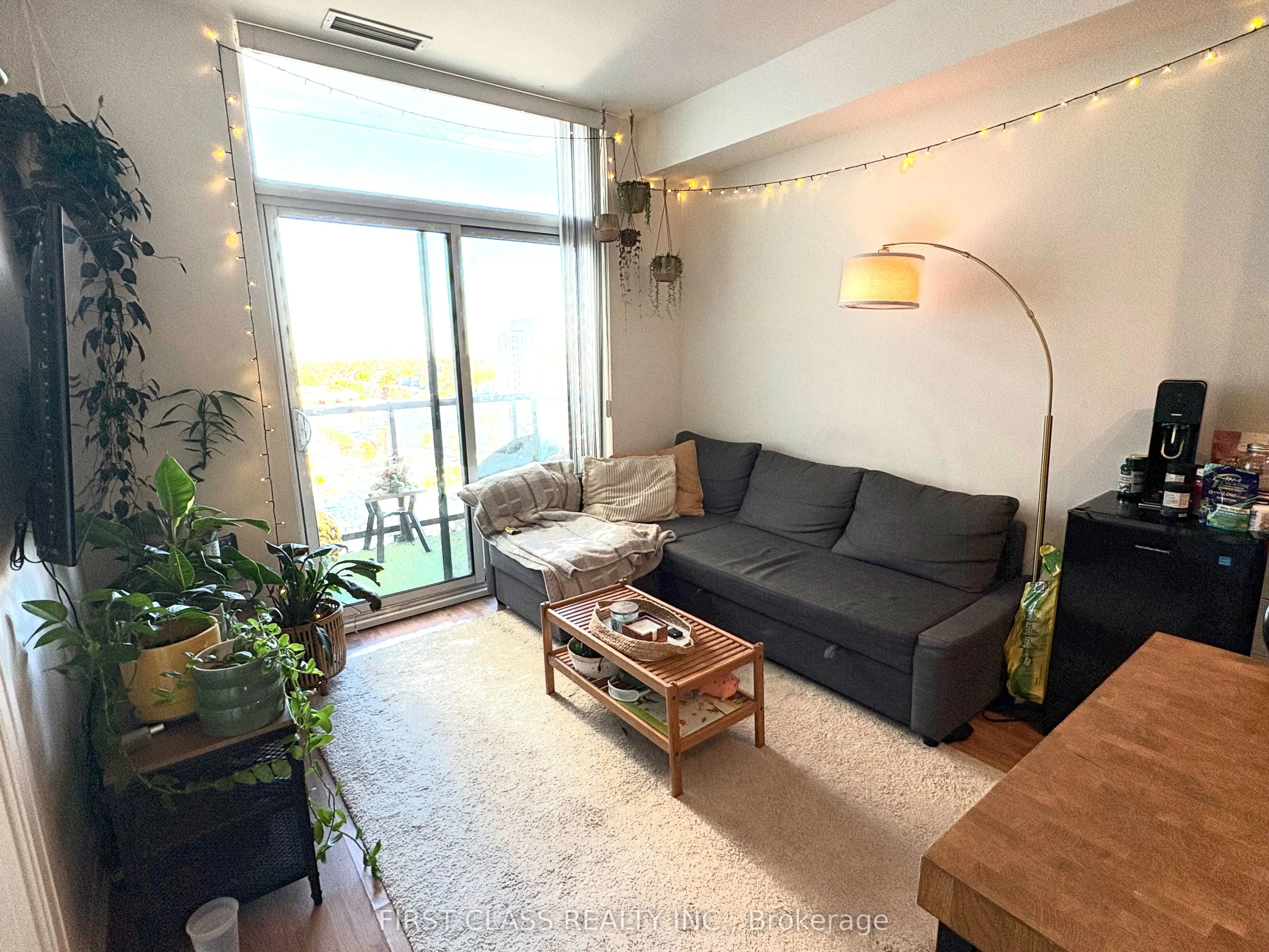 68 Canterbury Place, #1612