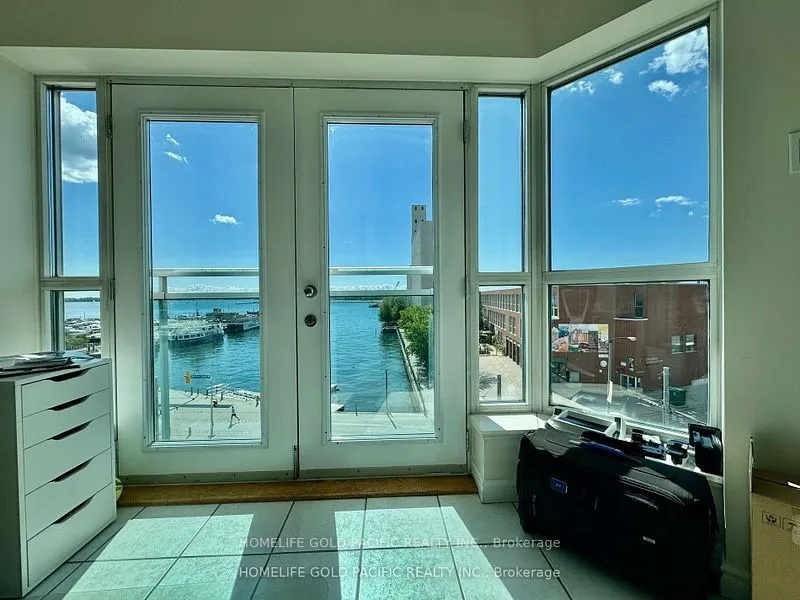 600 Queens Quay W, #611