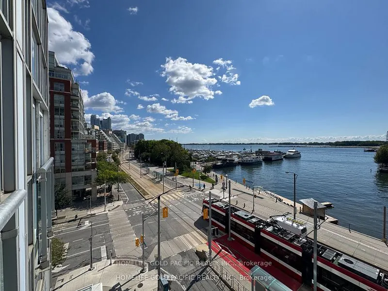 600 Queens Quay W, #611