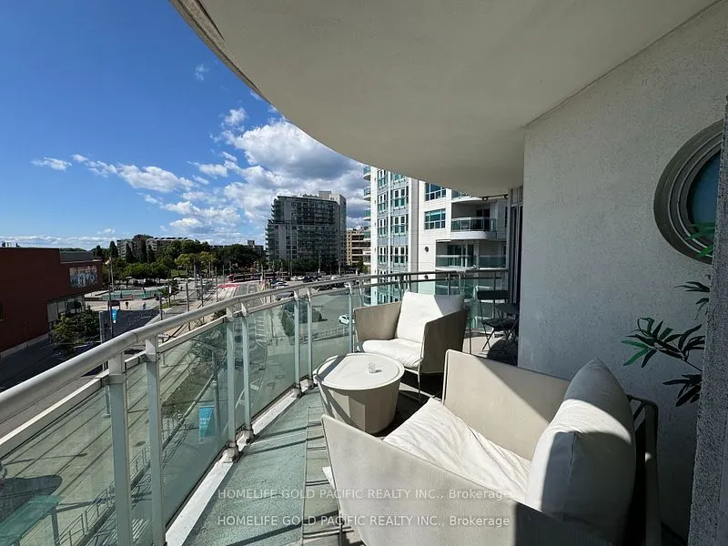 600 Queens Quay W, #611