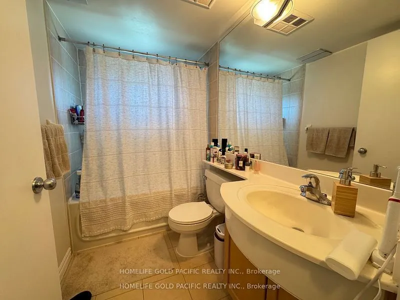 600 Queens Quay W, #611