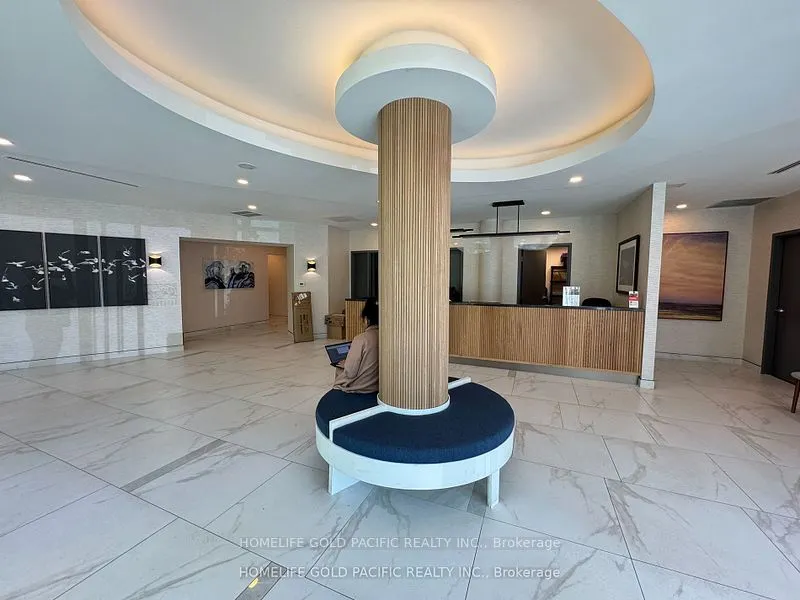 600 Queens Quay W, #611