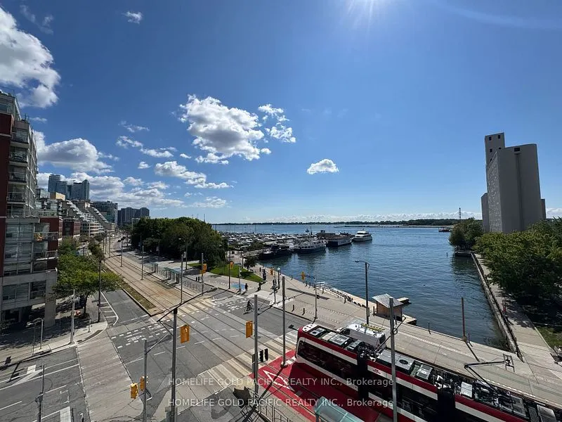 600 Queens Quay W, #611