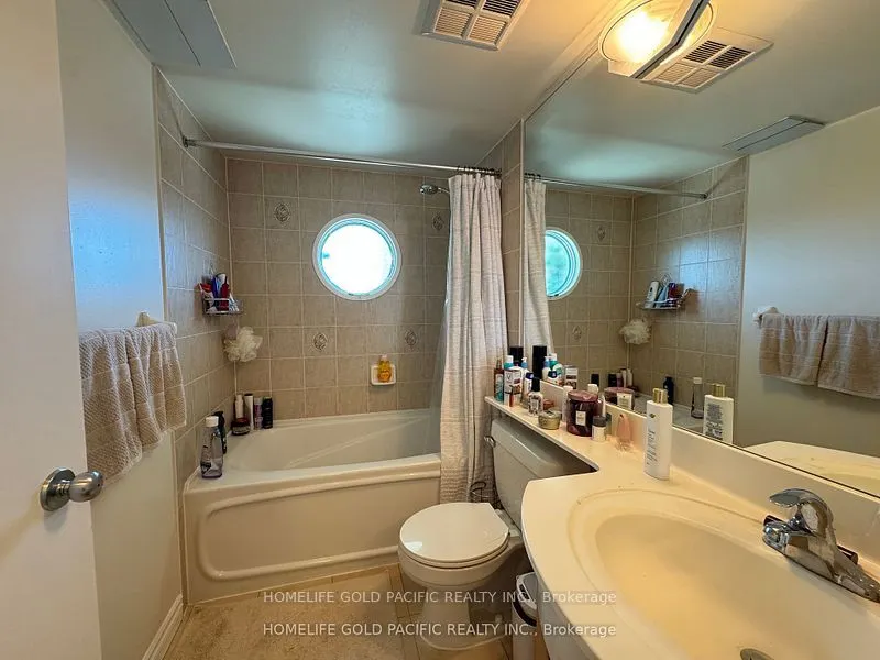 600 Queens Quay W, #611