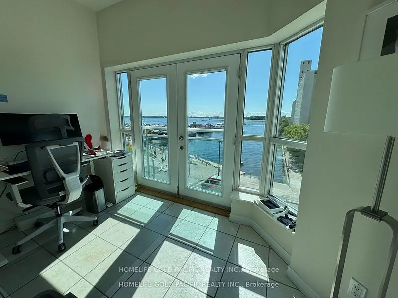 600 Queens Quay W, #611