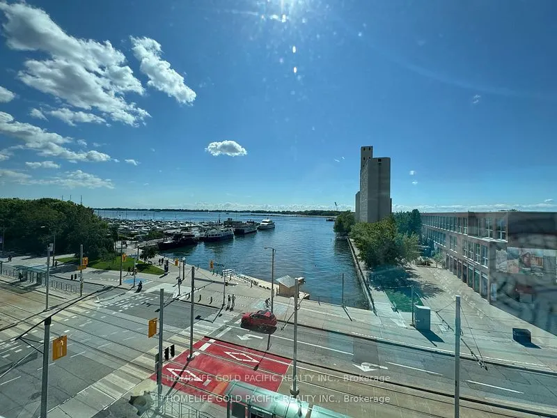 600 Queens Quay W, #611