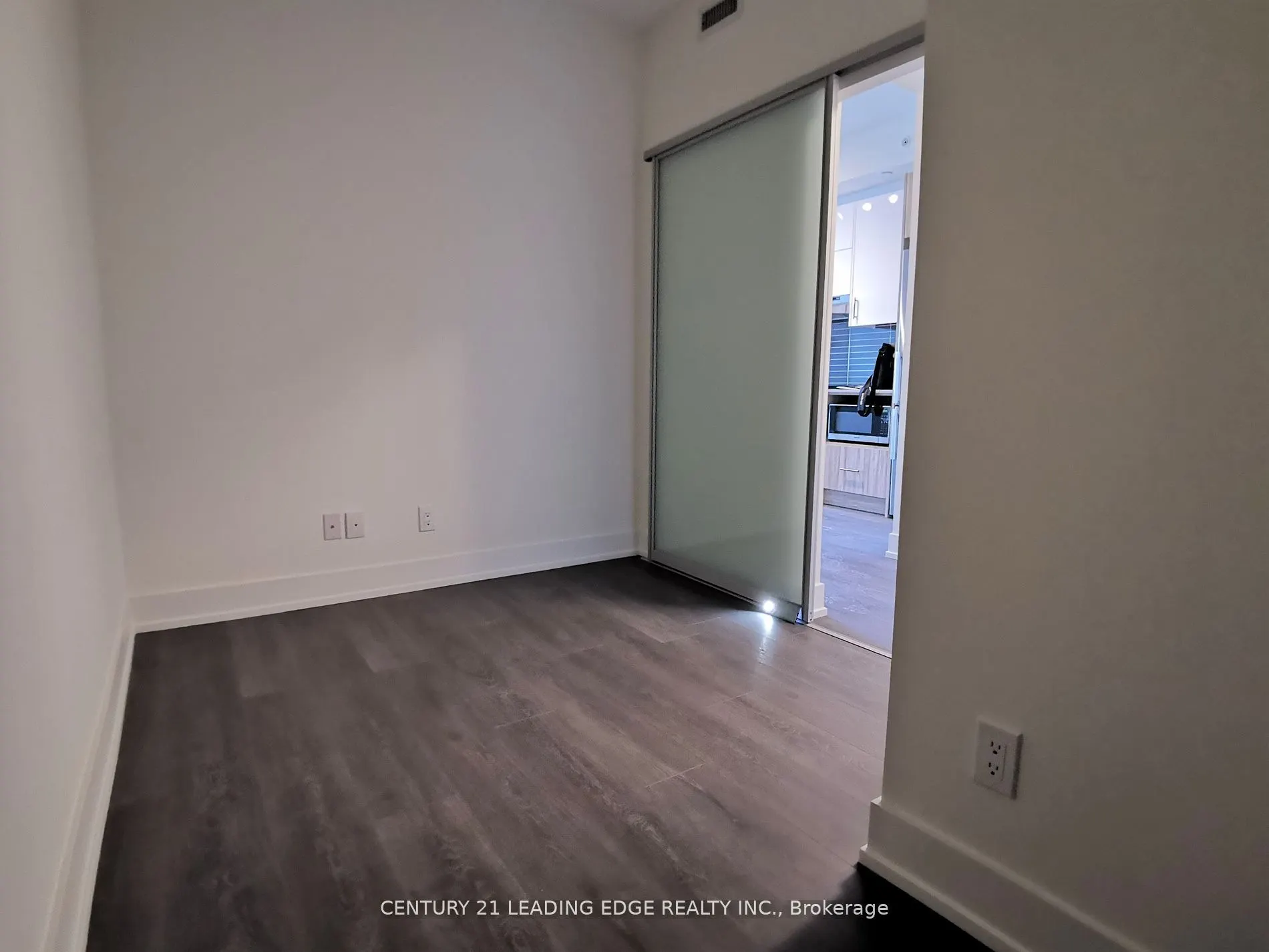 180 Fairview Mall Drive, #711