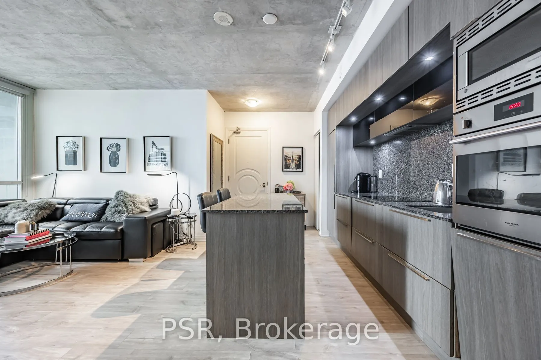 88 Blue Jays Way, #2101