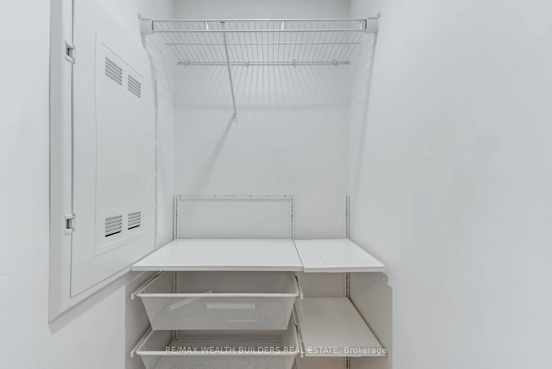 400 Adelaide Street E, #2322