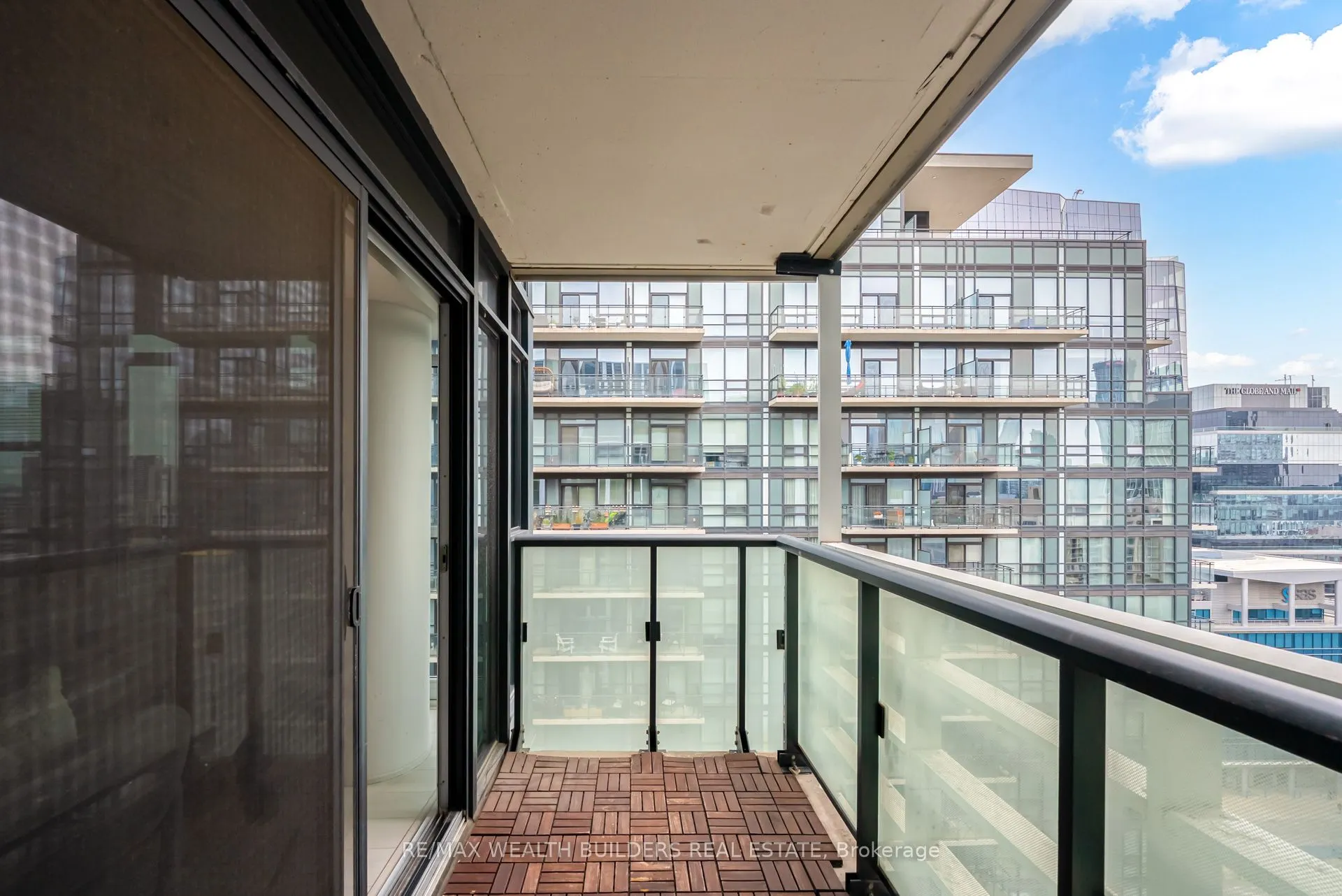 400 Adelaide Street E, #2322