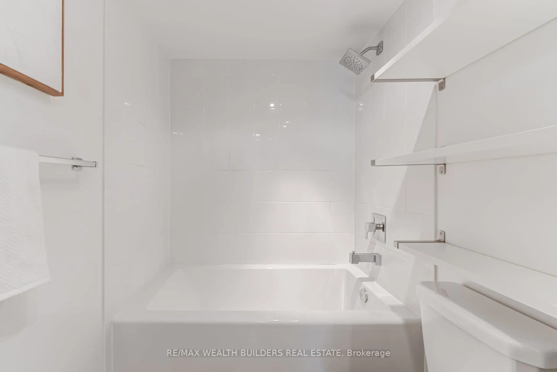 400 Adelaide Street E, #2322