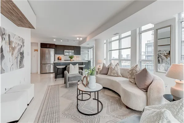 400 Adelaide Street E, #2322