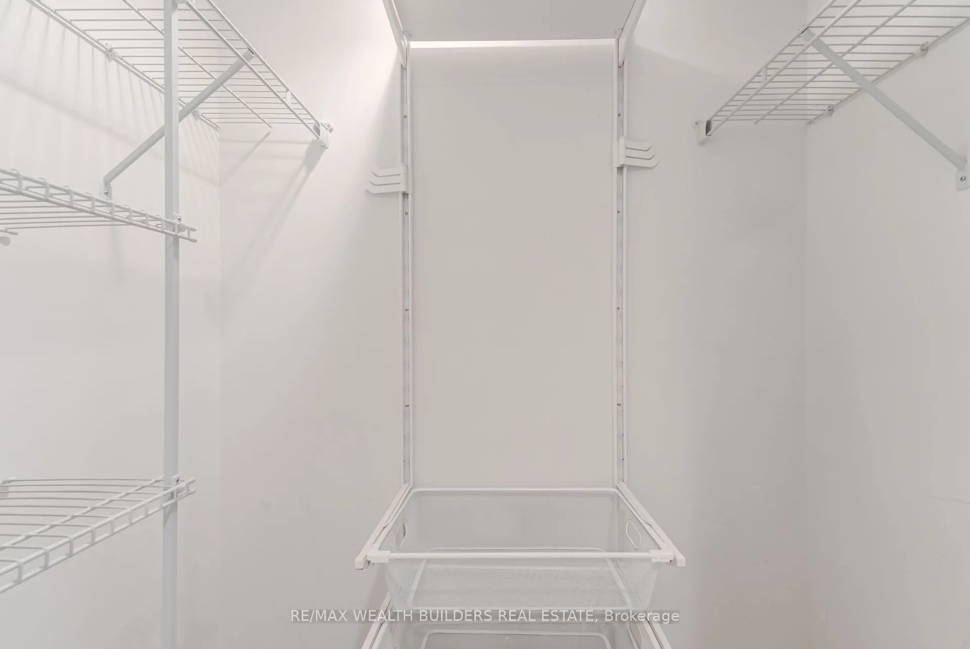 400 Adelaide Street E, #2322