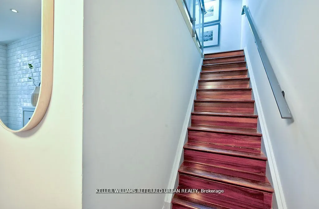 160 Baldwin Street, #209