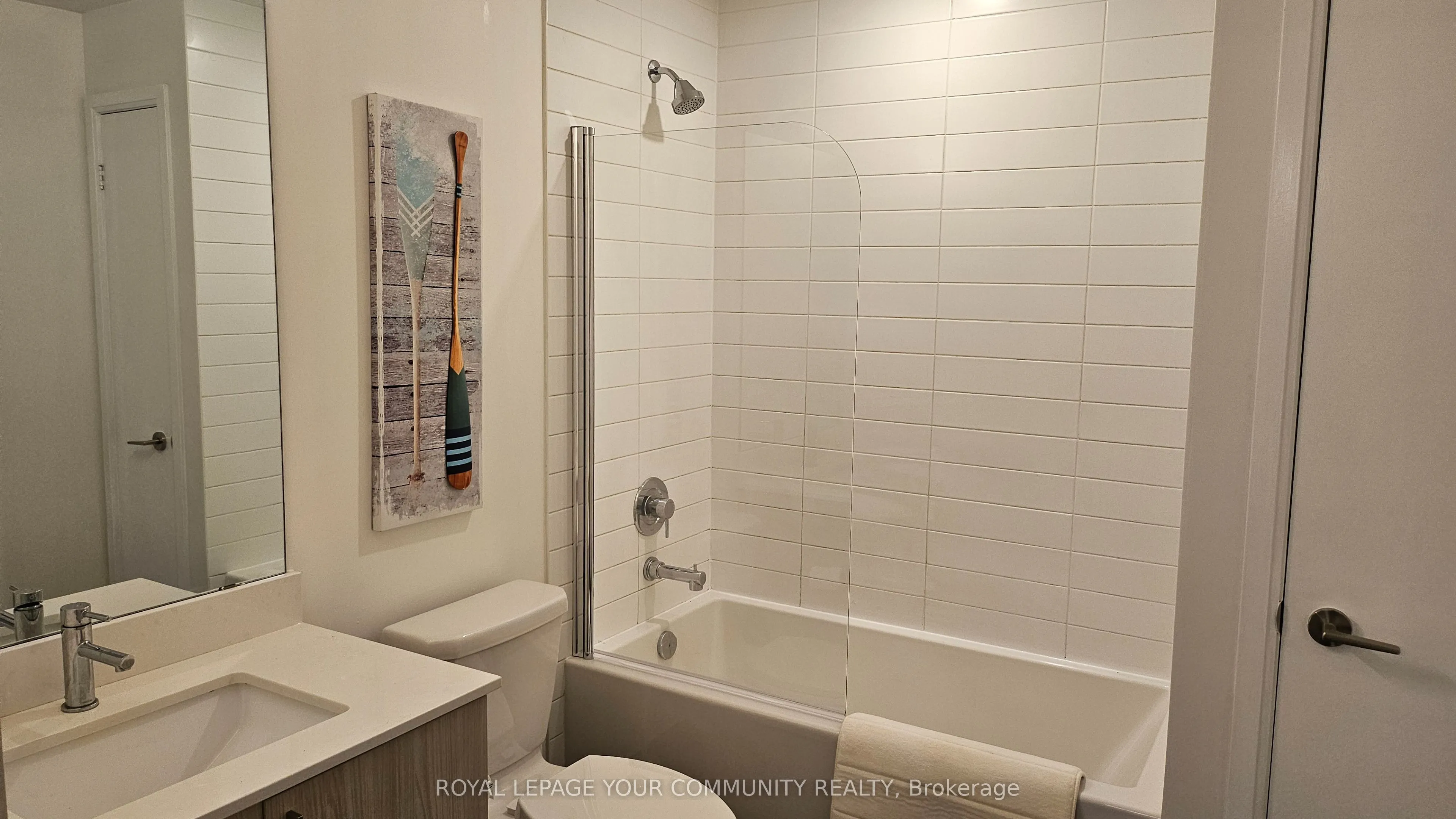 27 Bathurst Street, #1711