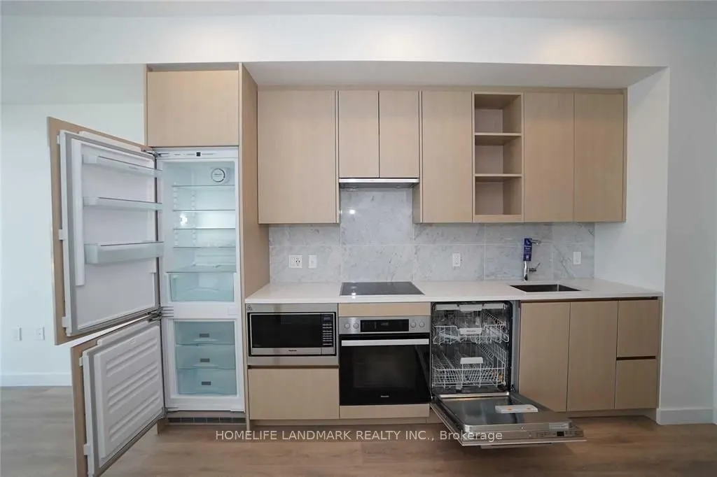 95 Mcmahon Drive, #1015