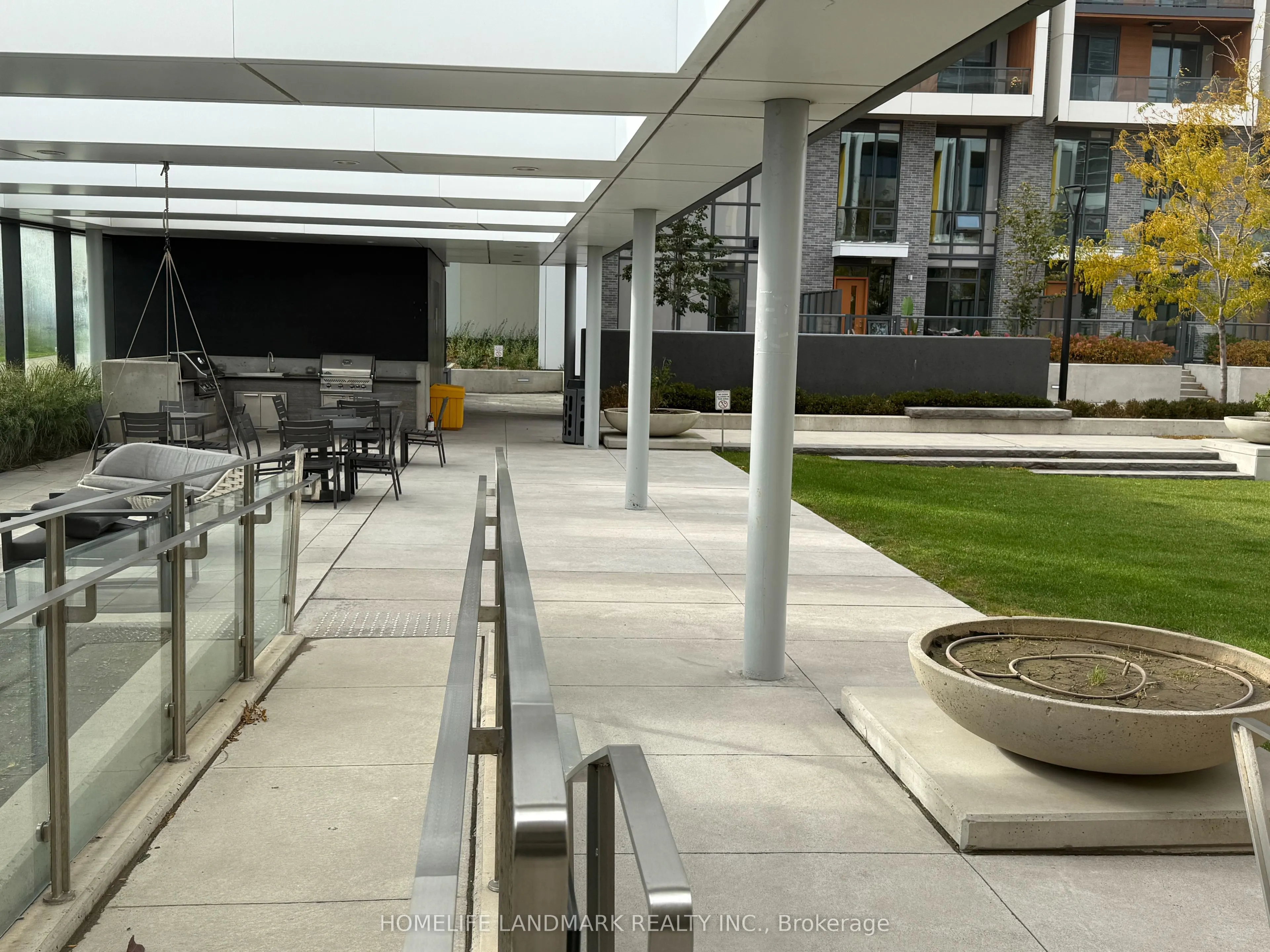 95 Mcmahon Drive, #1015