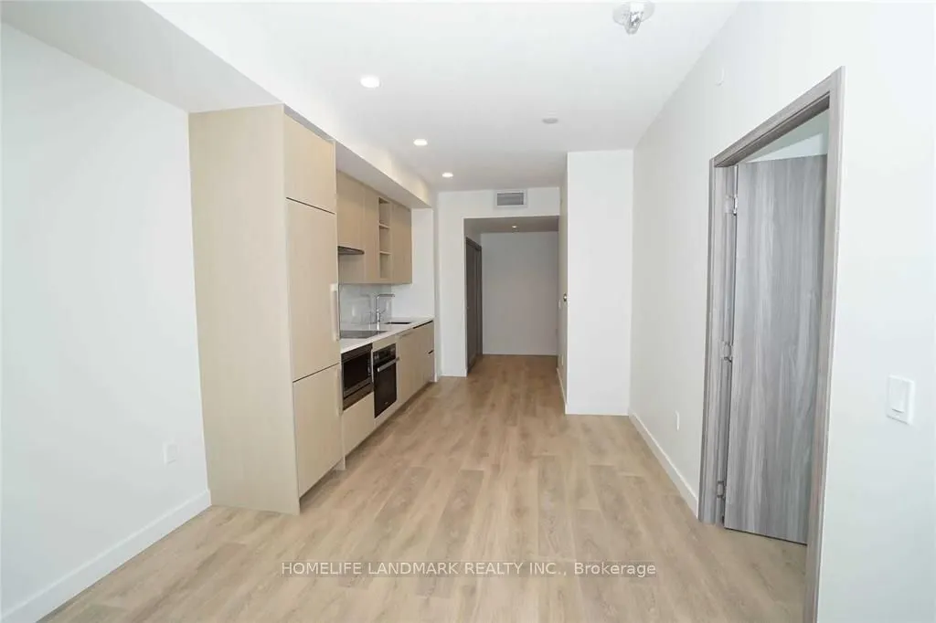 95 Mcmahon Drive, #1015