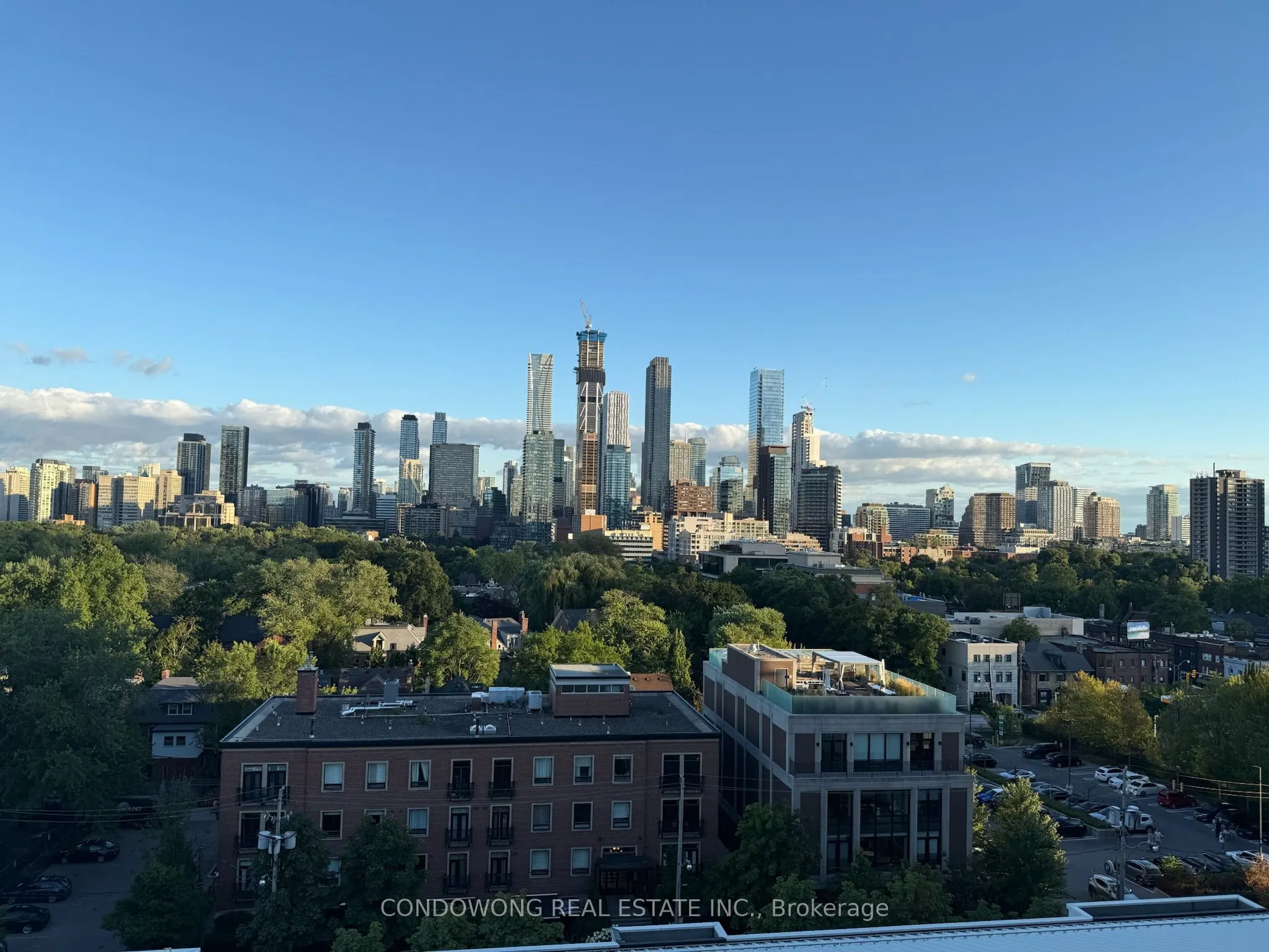 25 Scrivener Square, #906