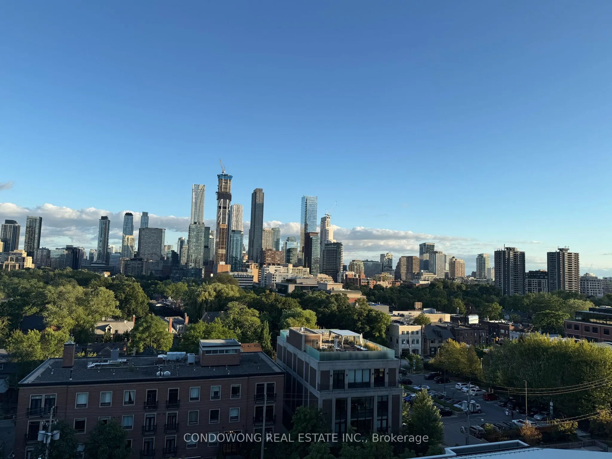 25 Scrivener Square, #906