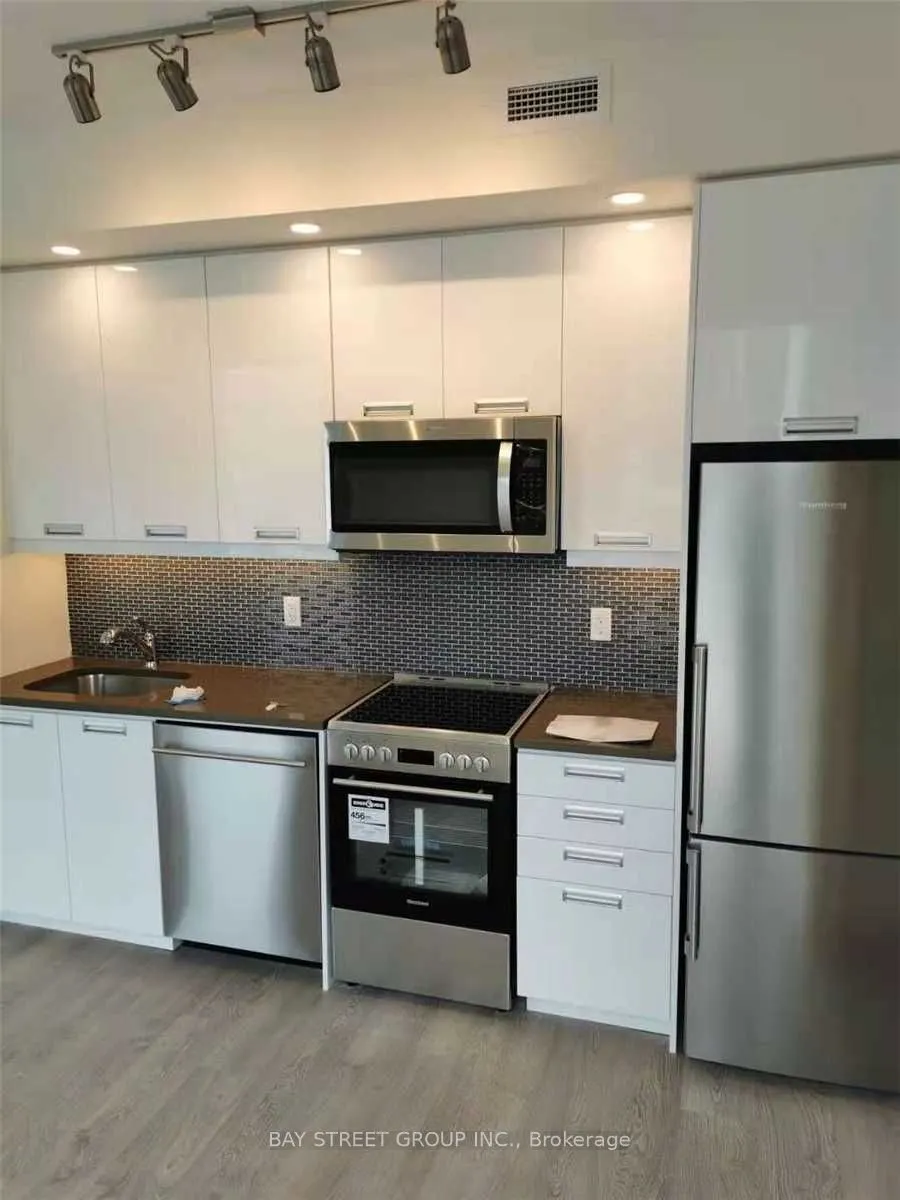 99 John Street E, #1101