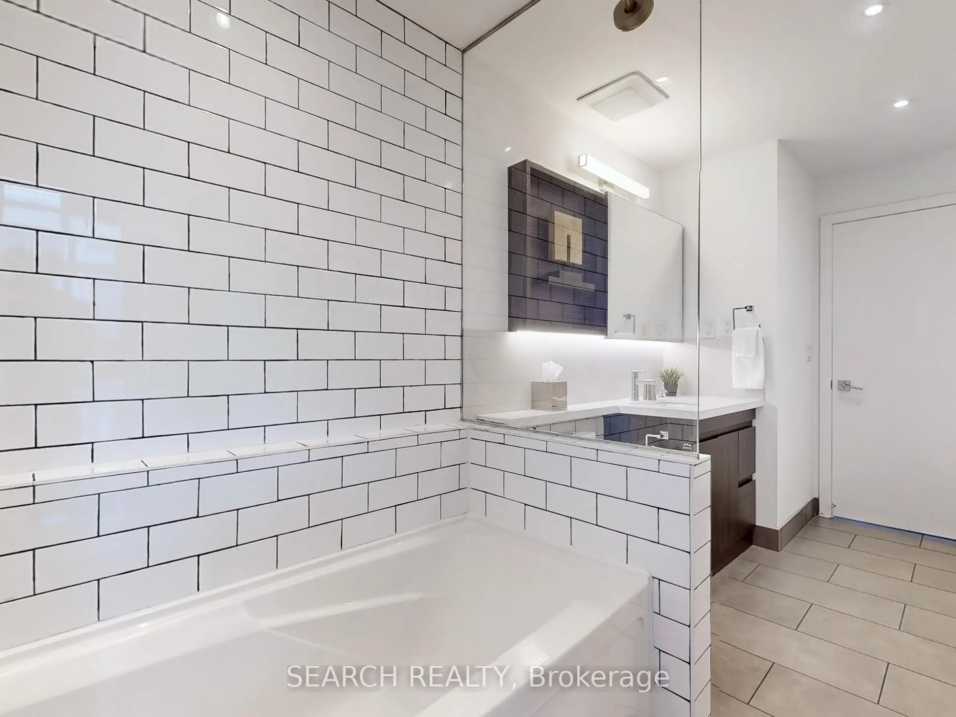 637 Lake Shore Boulevard W, #1028