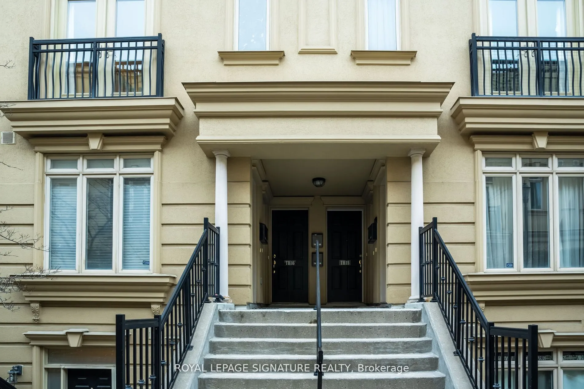 68 Carr Street, #TH17