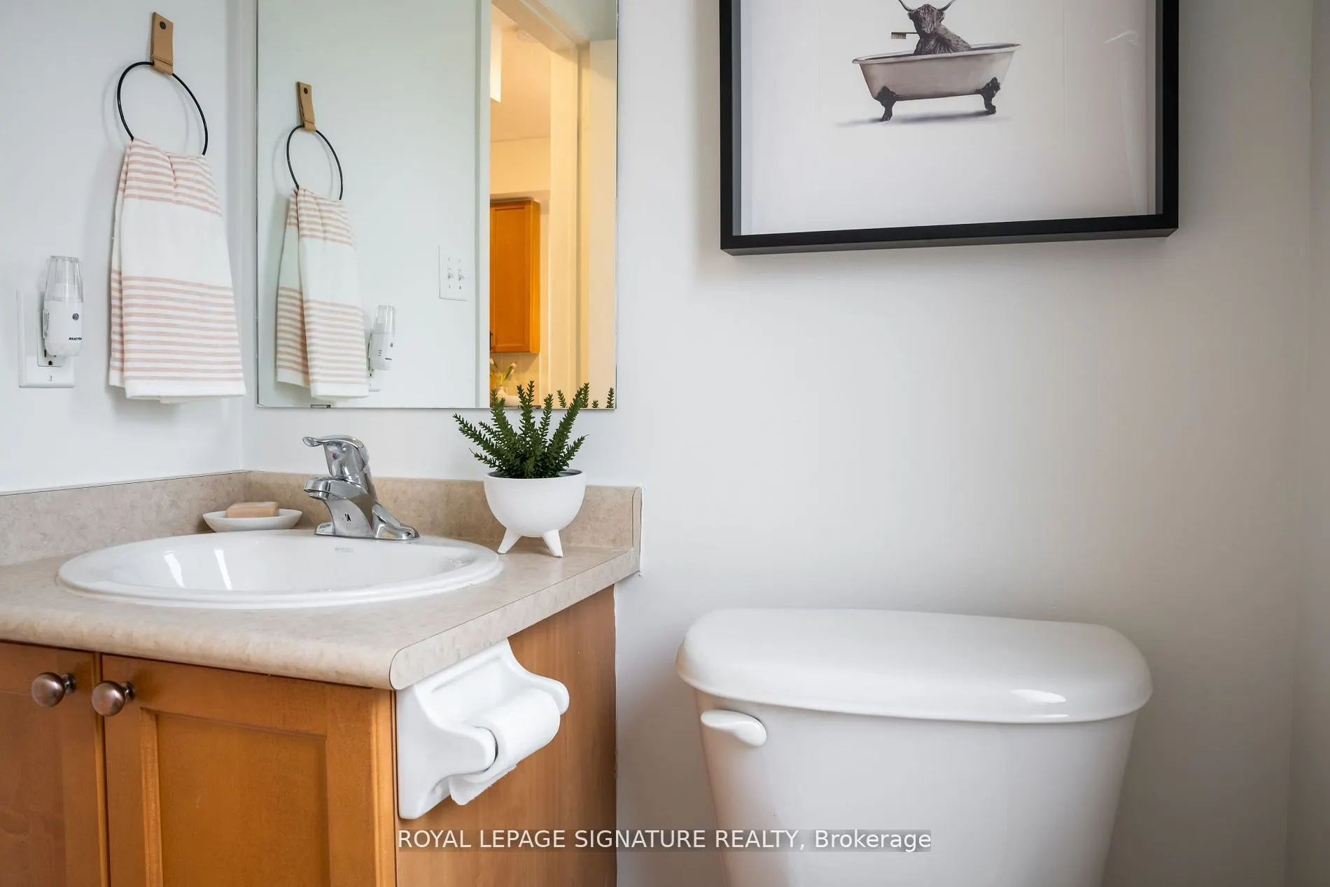 68 Carr Street, #TH17