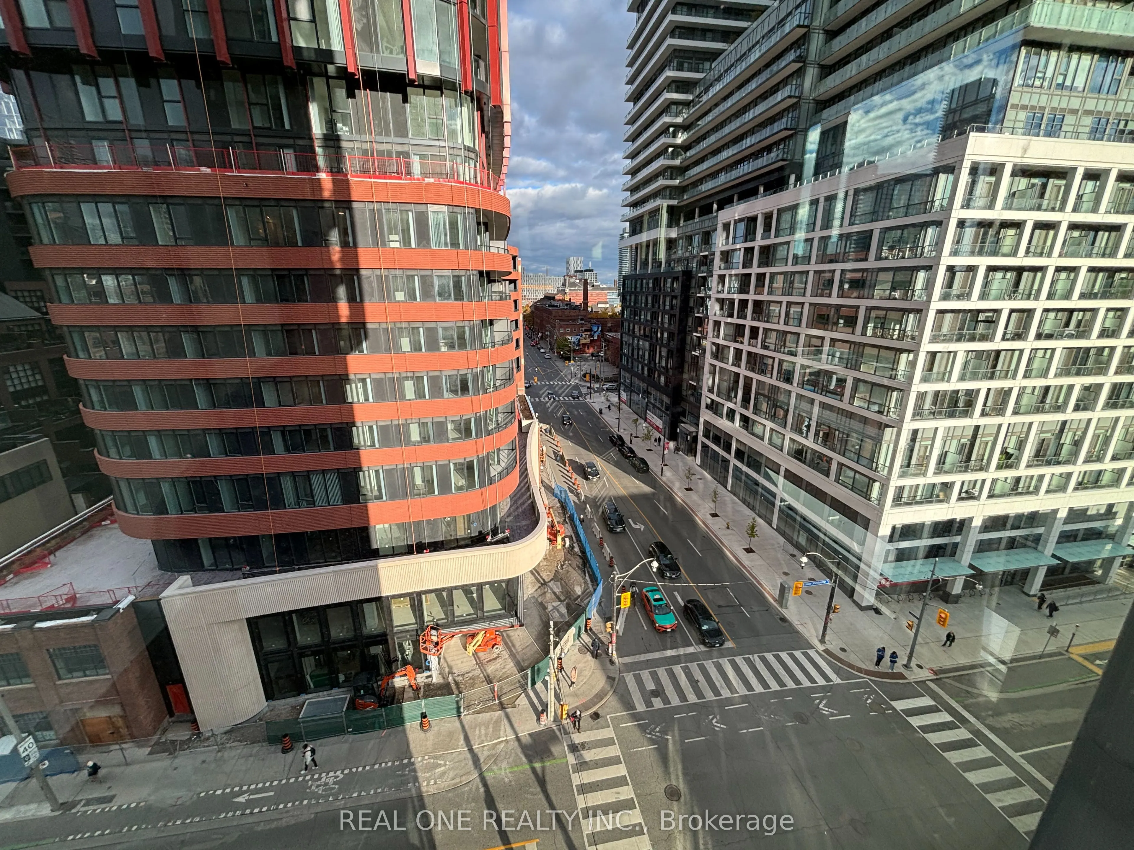 158 Front Street E, #815