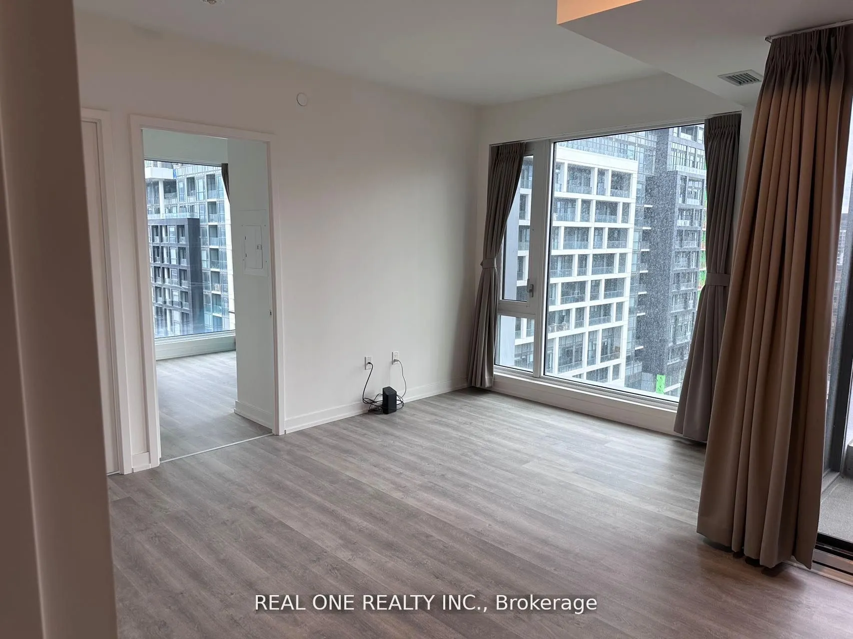 158 Front Street E, #815