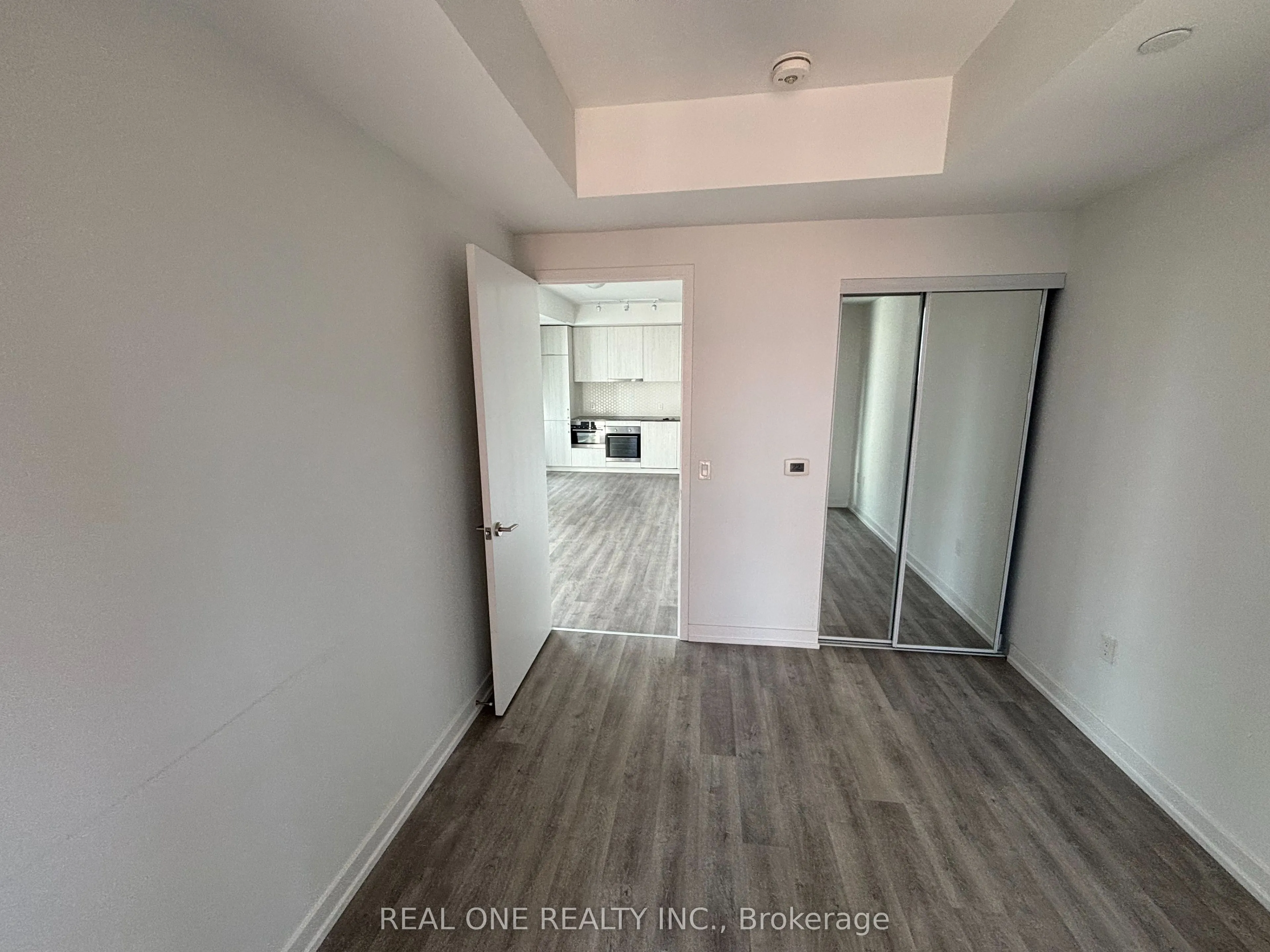 158 Front Street E, #815