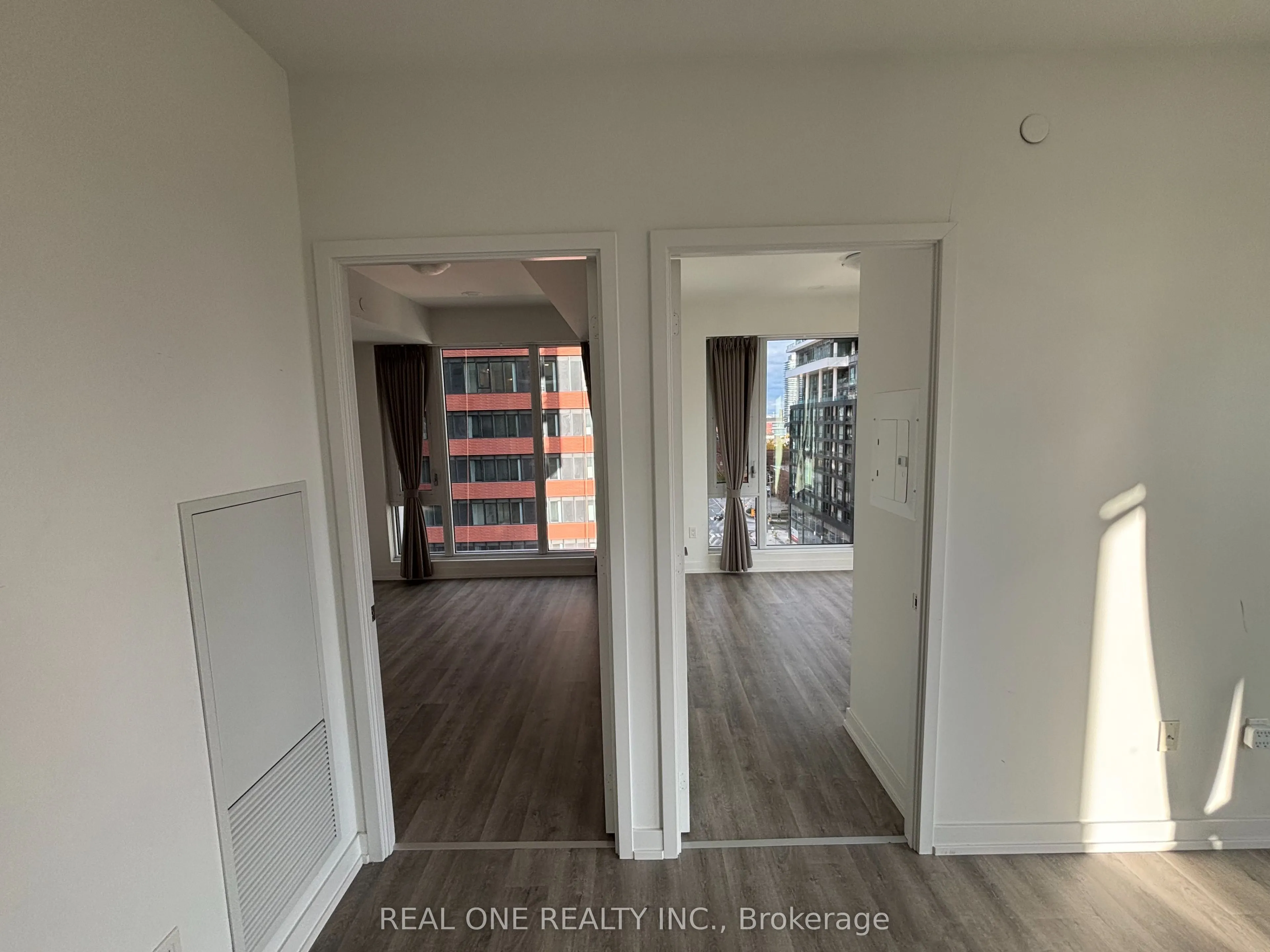 158 Front Street E, #815