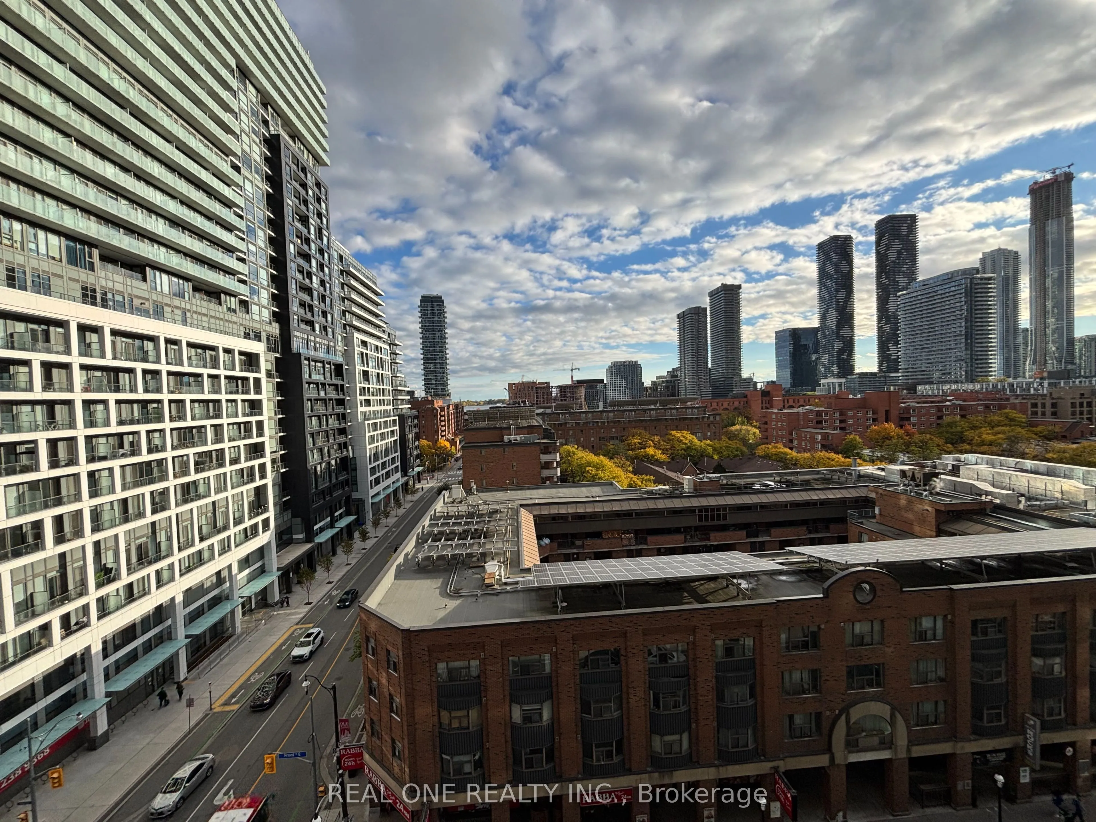 158 Front Street E, #815