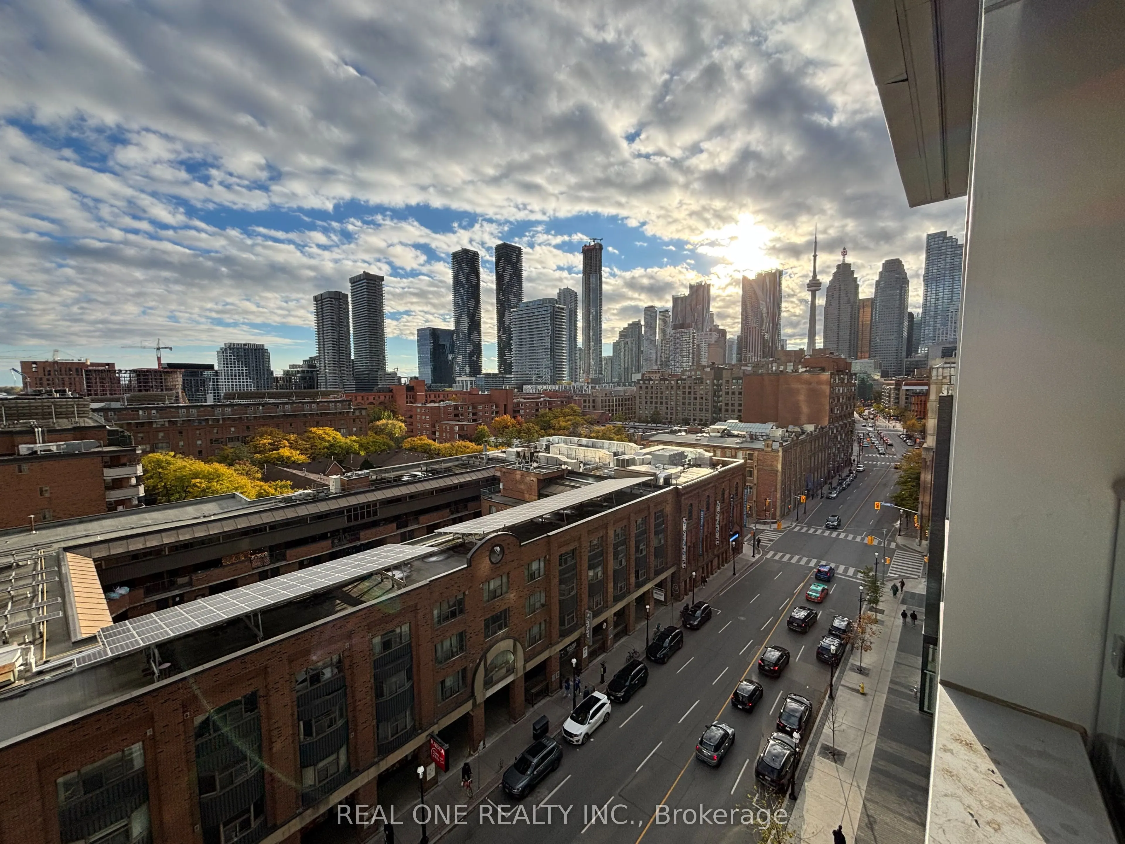 158 Front Street E, #815