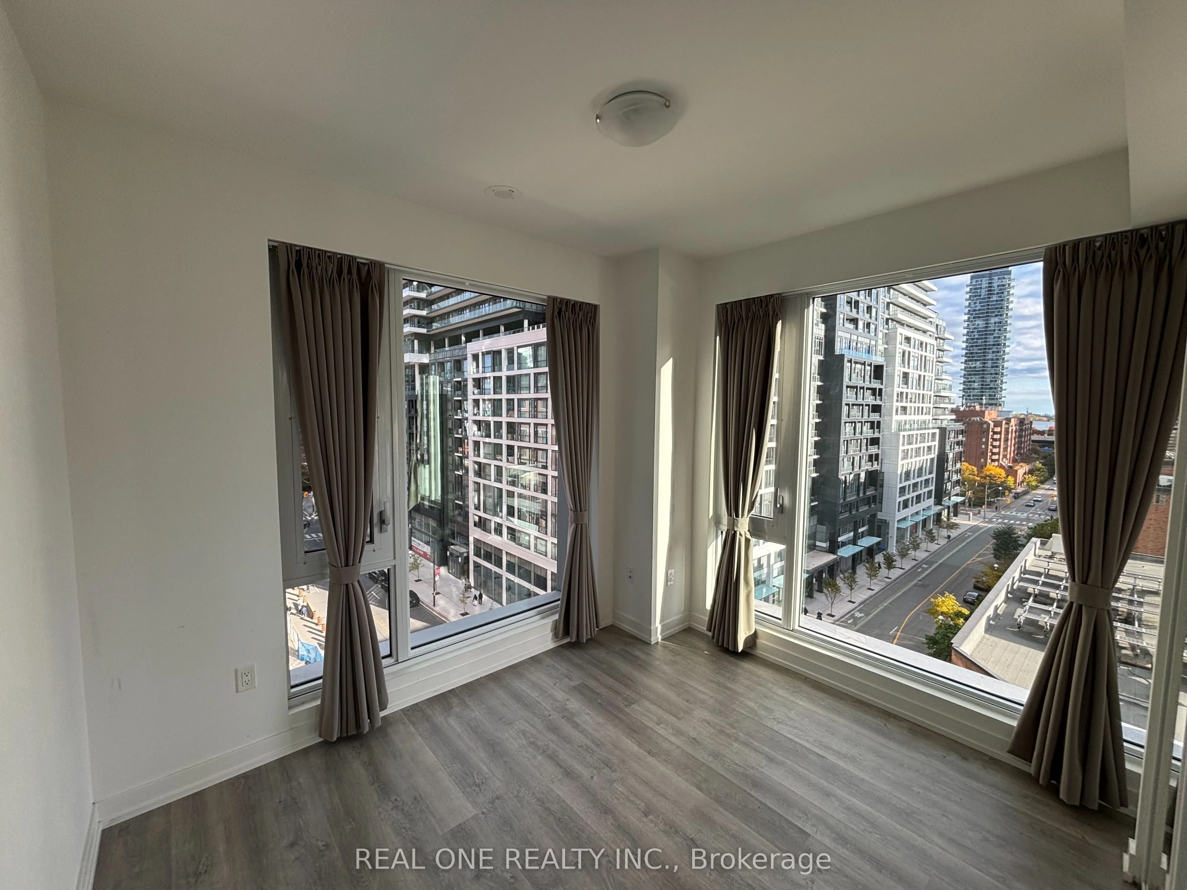 158 Front Street E, #815