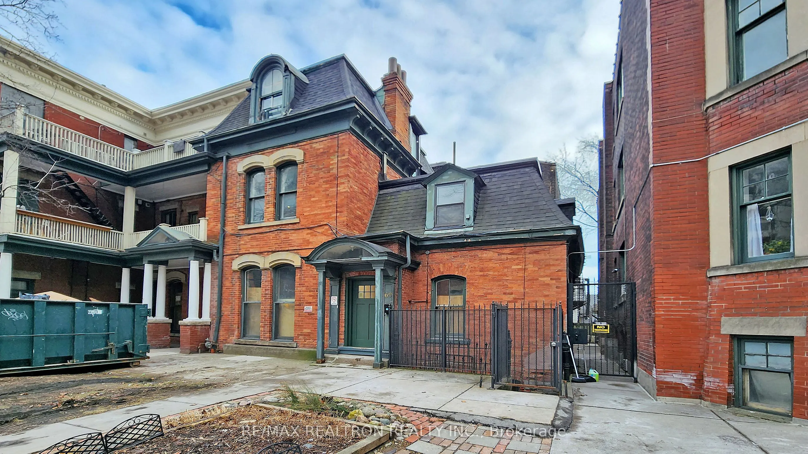 69 Gloucester Street