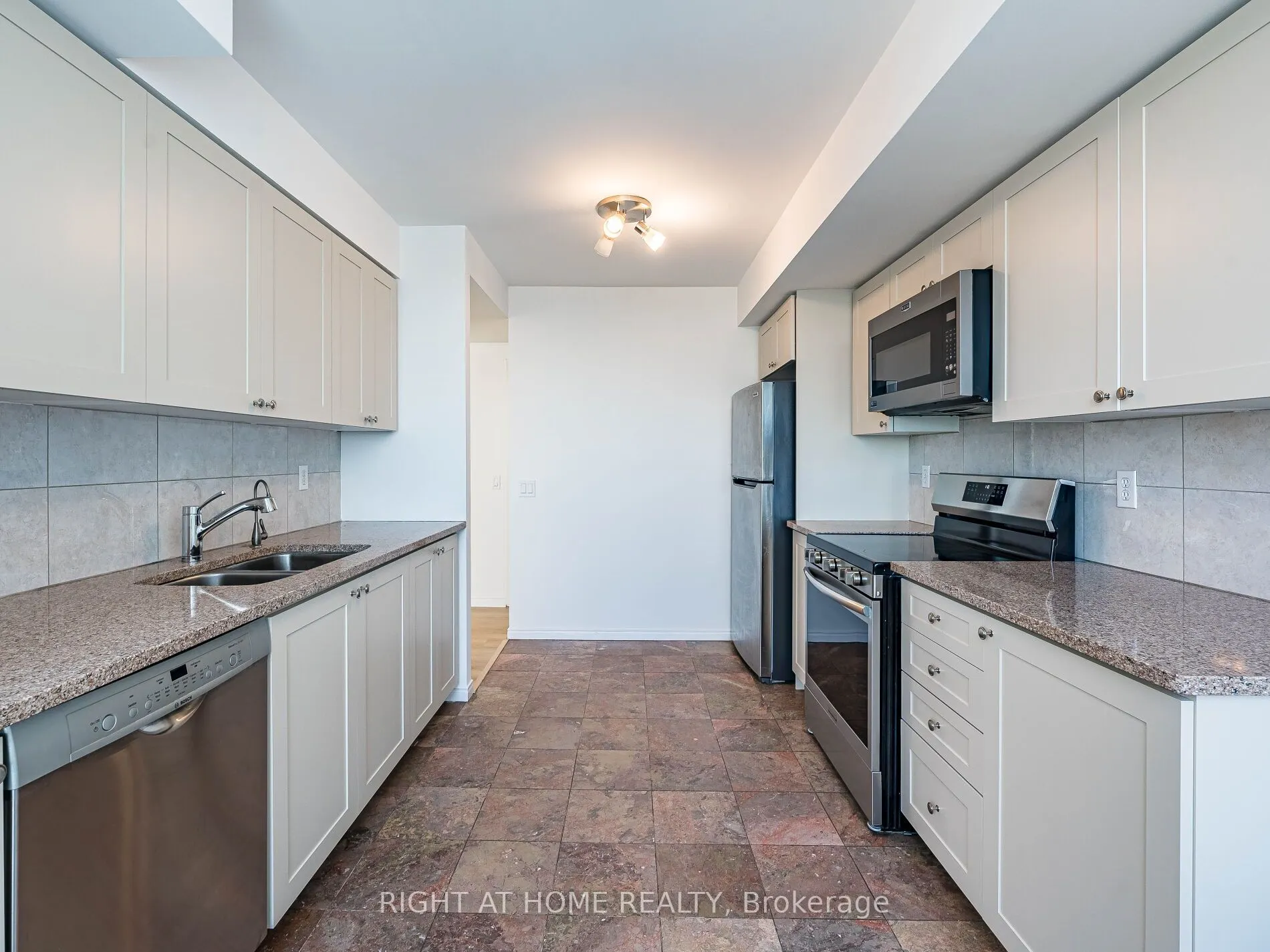 238 Doris Avenue, #2001