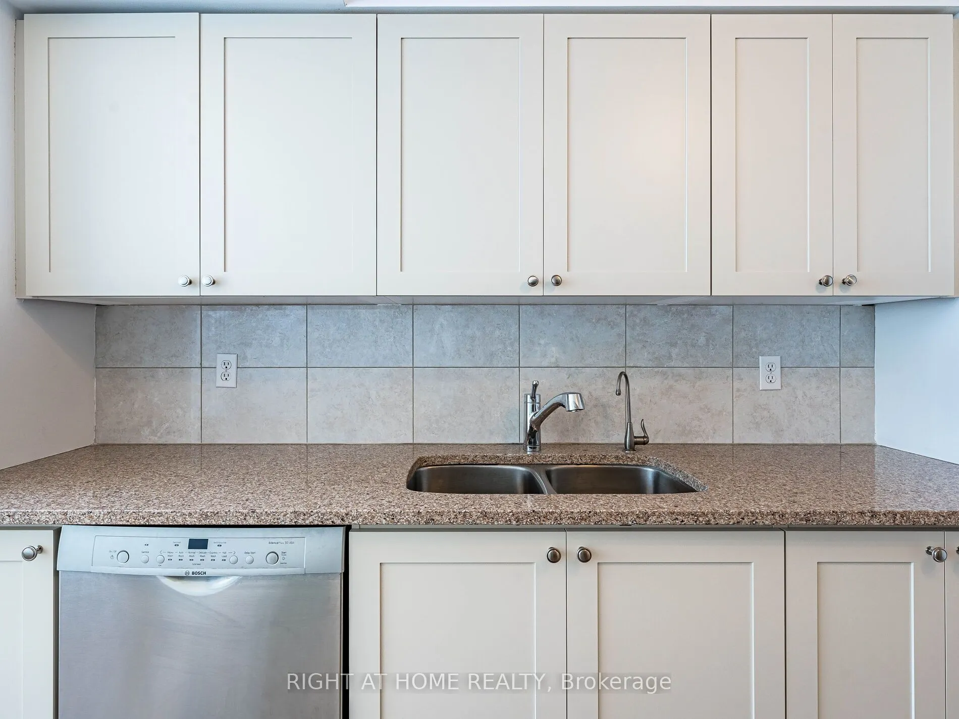 238 Doris Avenue, #2001