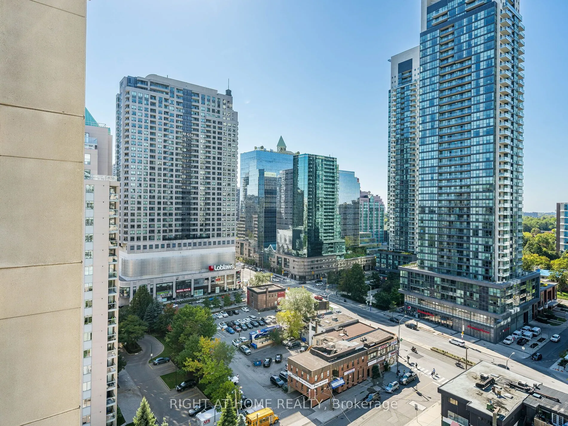 238 Doris Avenue, #2001