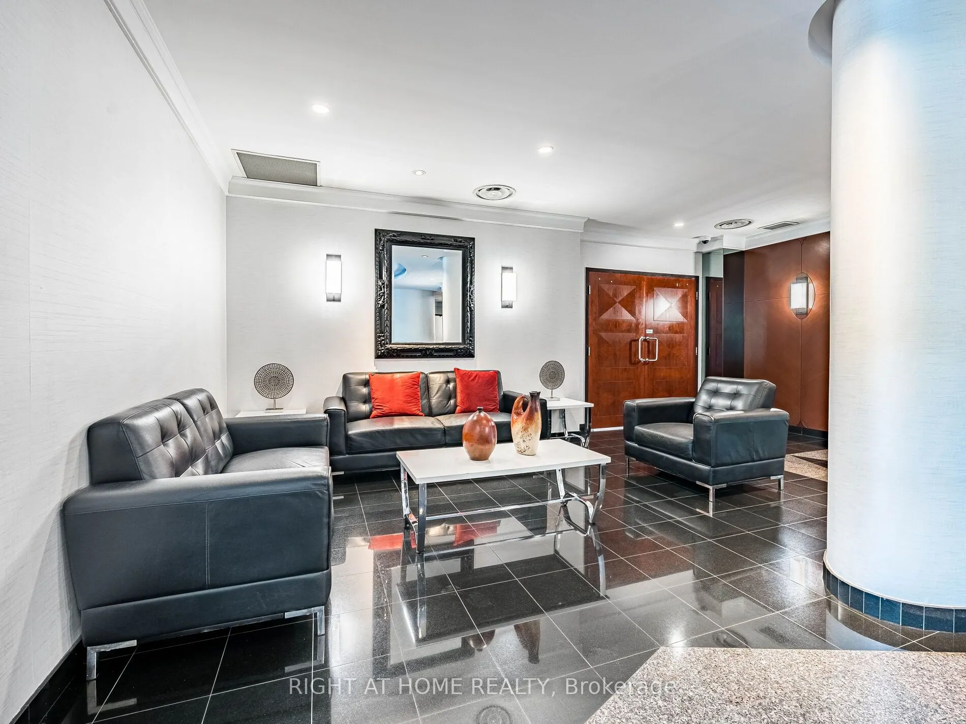 238 Doris Avenue, #2001