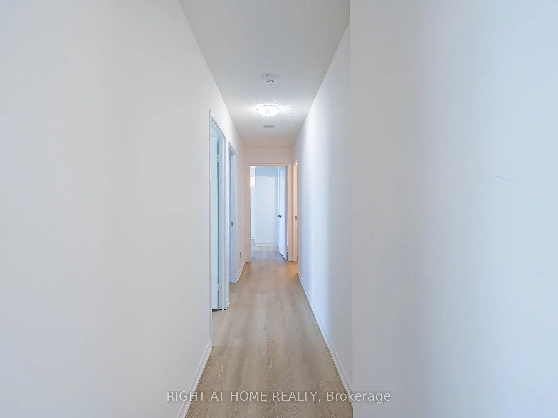 238 Doris Avenue, #2001