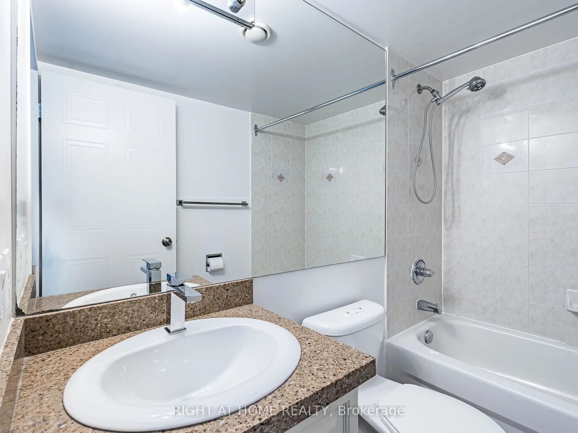 238 Doris Avenue, #2001