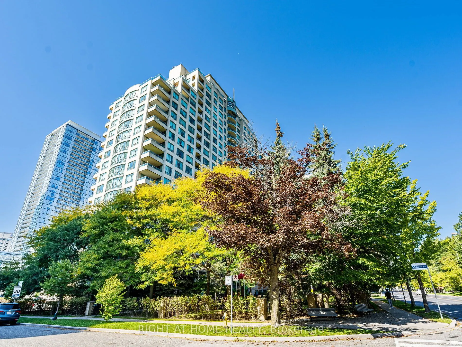 238 Doris Avenue, #2001